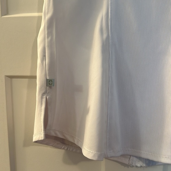 INFINITY CHEROKEE | Small White Scrub Top - Picture 5 of 7